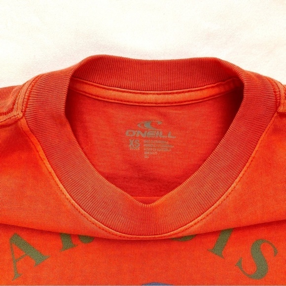 O’NEILL Paradise Tee in Tangerine Orange with Tropical Parrots Size XS (EUC) - Picture 6 of 10
